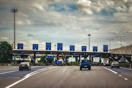 Автомагістраль з електронними митницями для віньєток